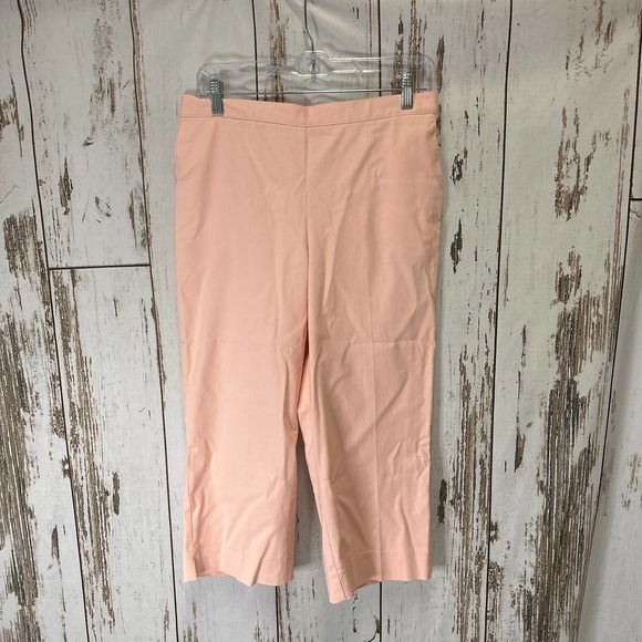 Alfred Dunner Light Pink Capris size 10 - Picture 1 of 2